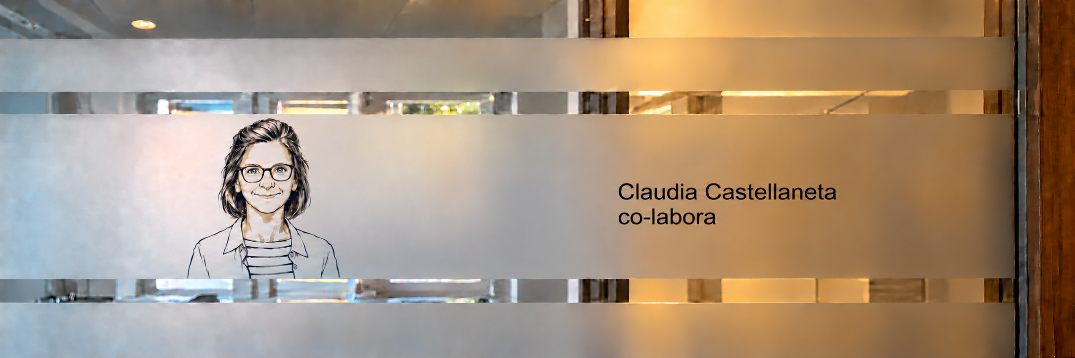 Claudia Castellaneta, co-labora – Glasscheibe mit Porträt